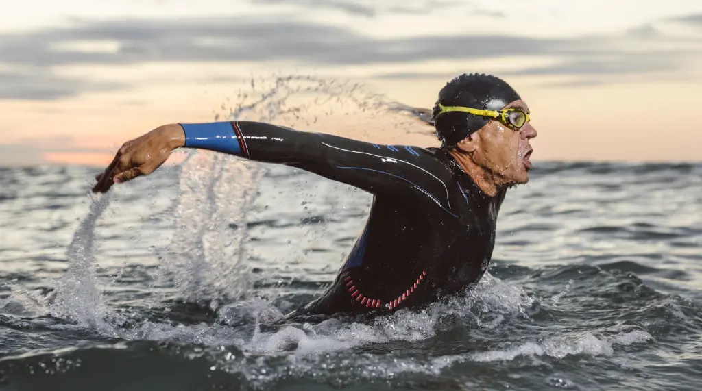 medium-shot-man-swimming.jpg medium-shot-man-swimming.jpg